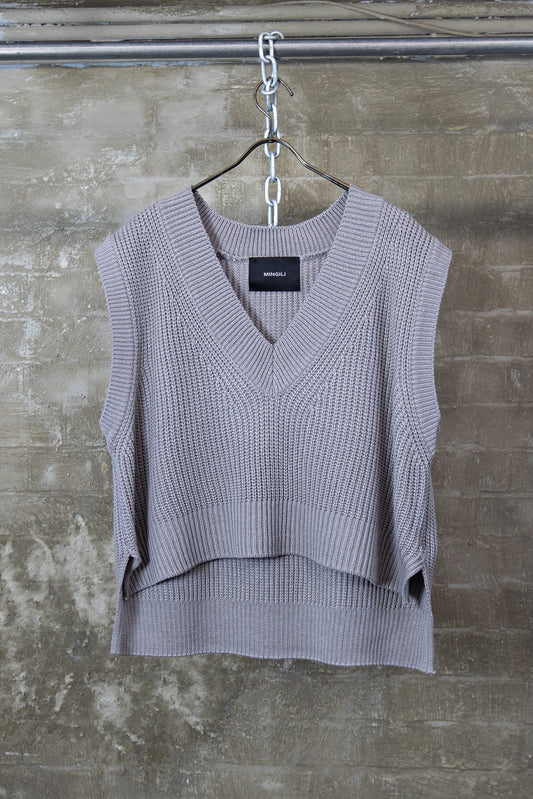 LAYERED KNIT VEST — GREY