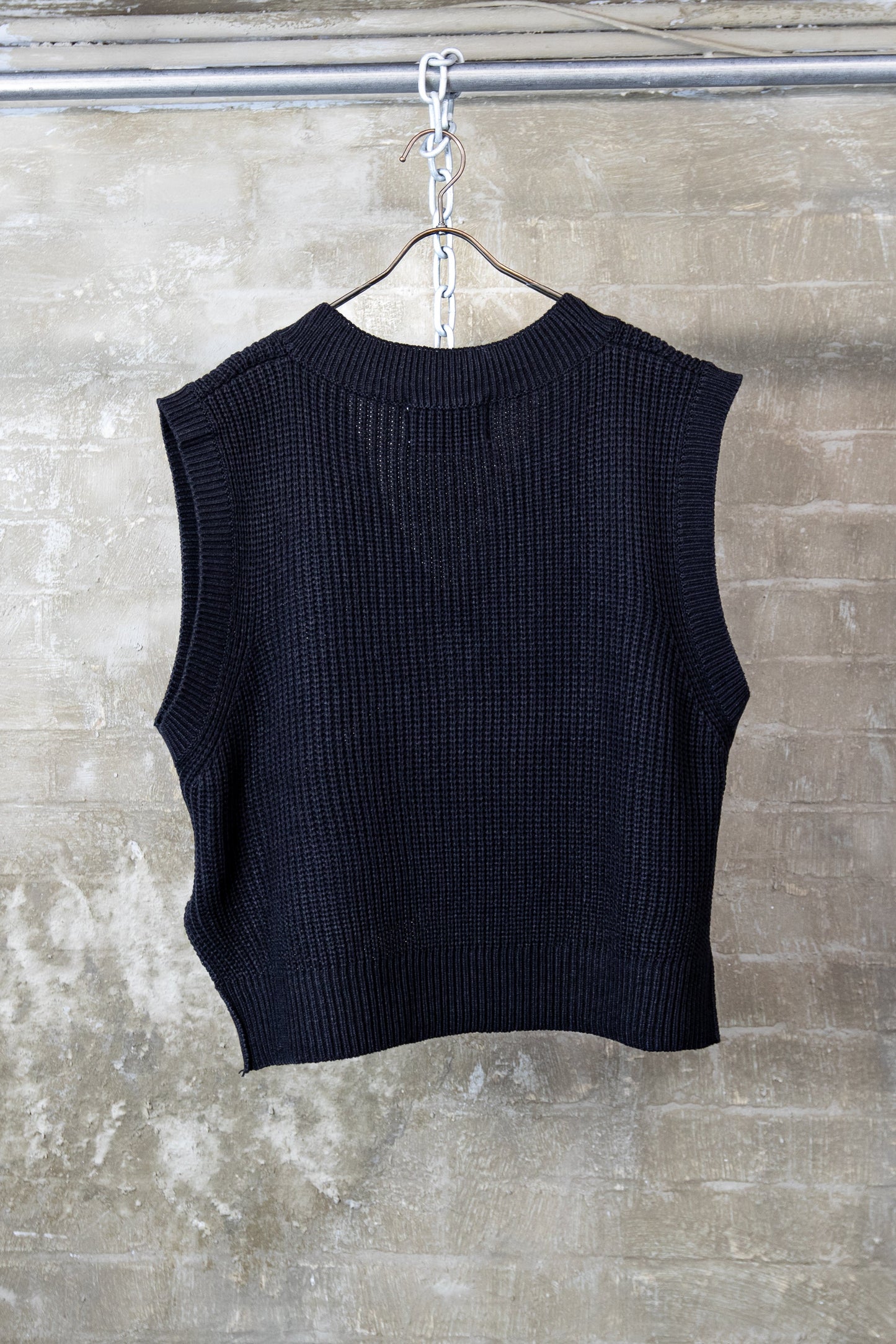 LAYERED KNIT VEST — BLACK