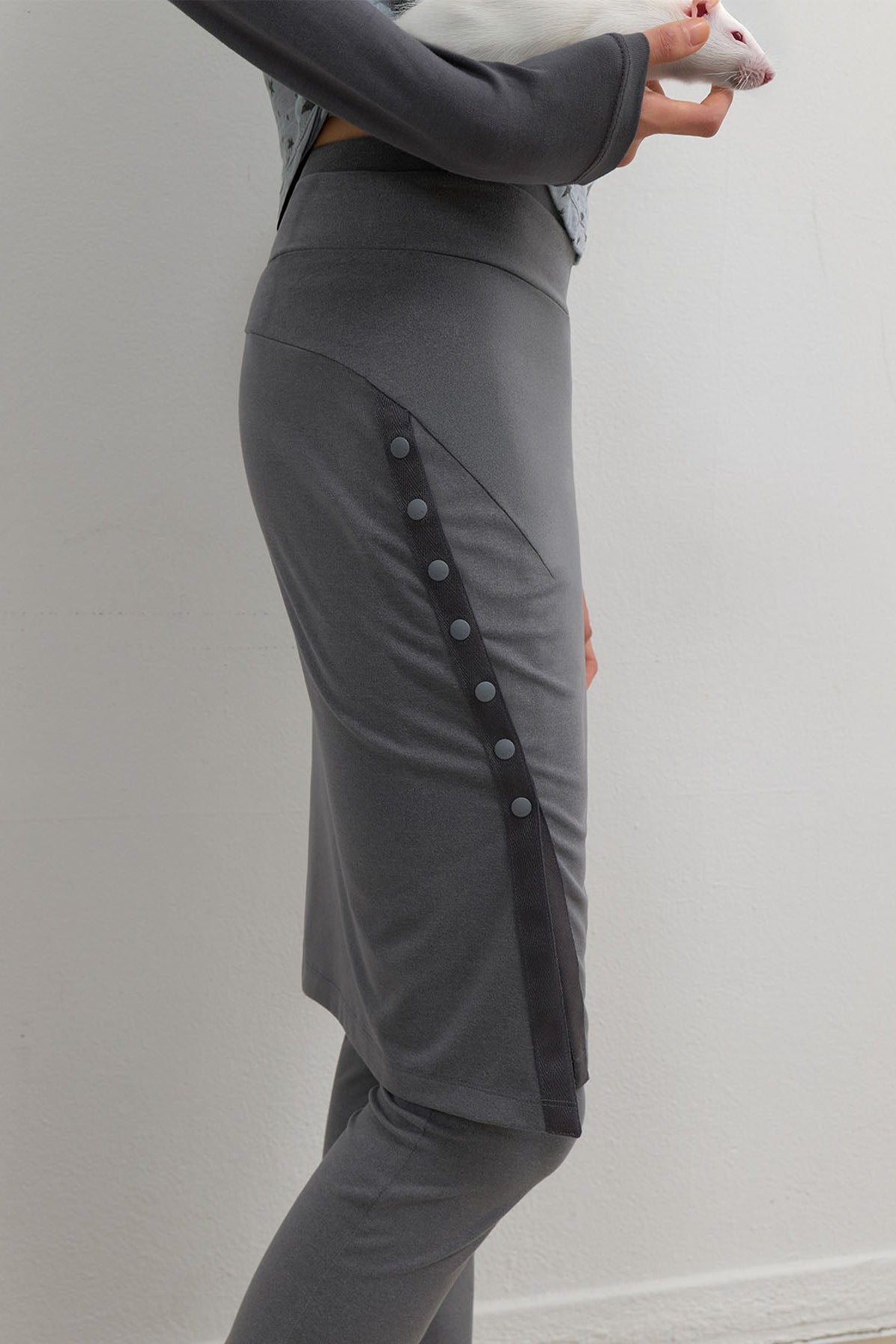 BUTTON SLIT MIDI SKIRT - GREY