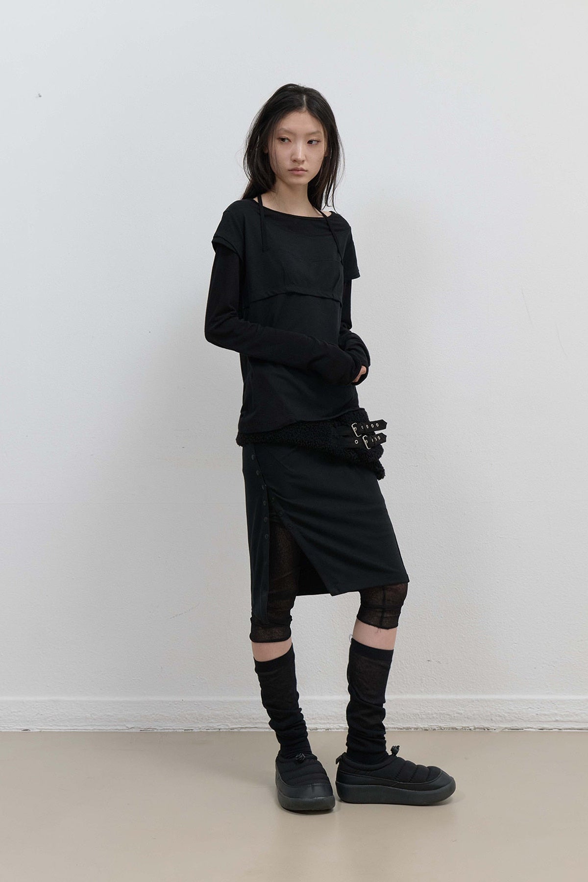 HALTER STRAP LONG SLEEVE - BLACK
