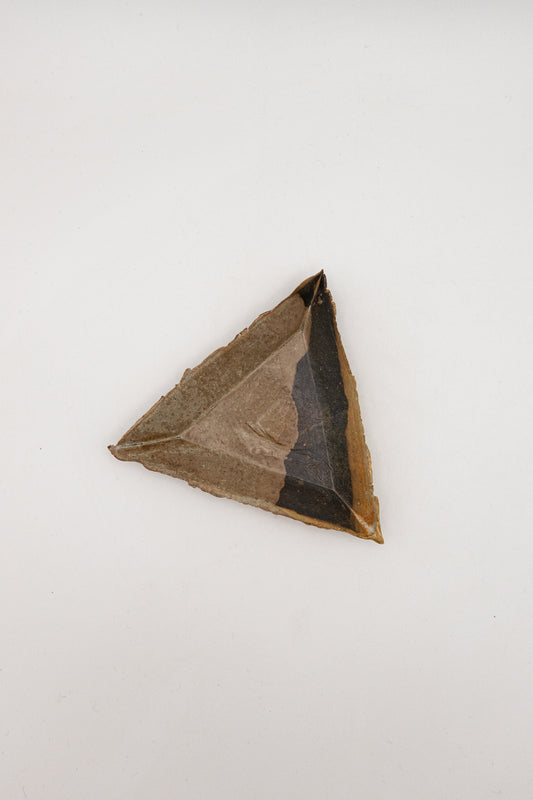 ASH TRIANGLE TRAY #70