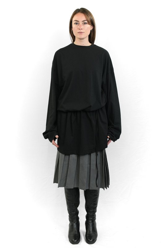 BLACK OVERSIZED LONG-SLEEVE TOP