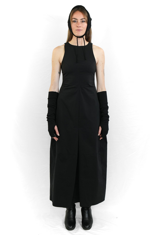 BLACK SLEEVELESS FLARED DRESS