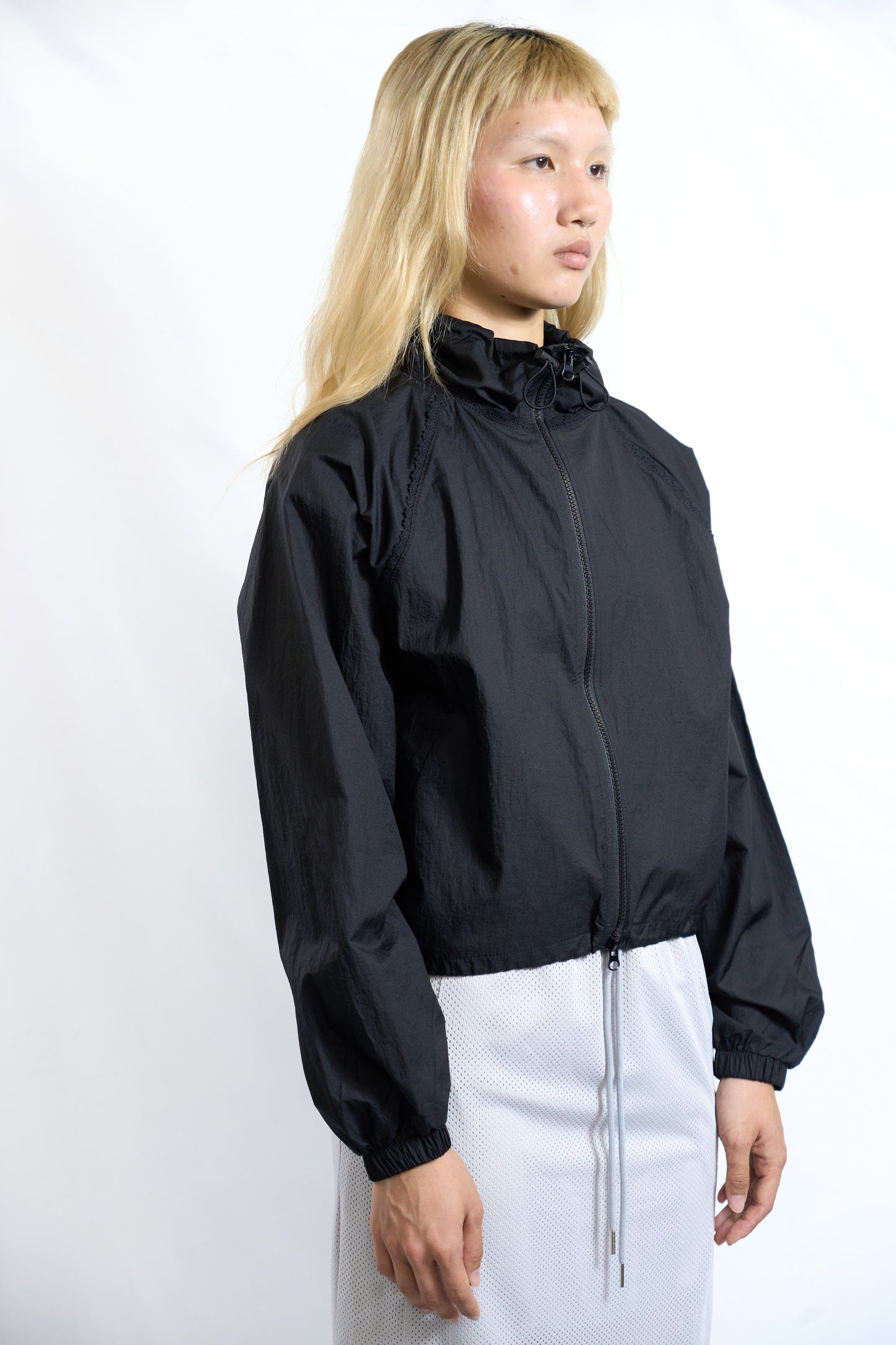 LACE TRIM ZIP-UP WINDBREAKER BLACK