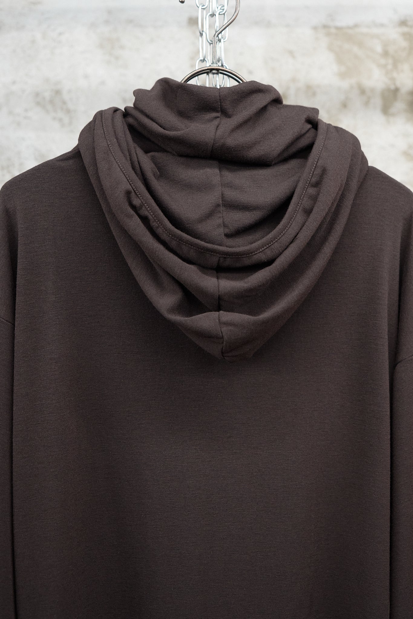 HIGH-NECK HOODED LONG SLEEVE BROWN