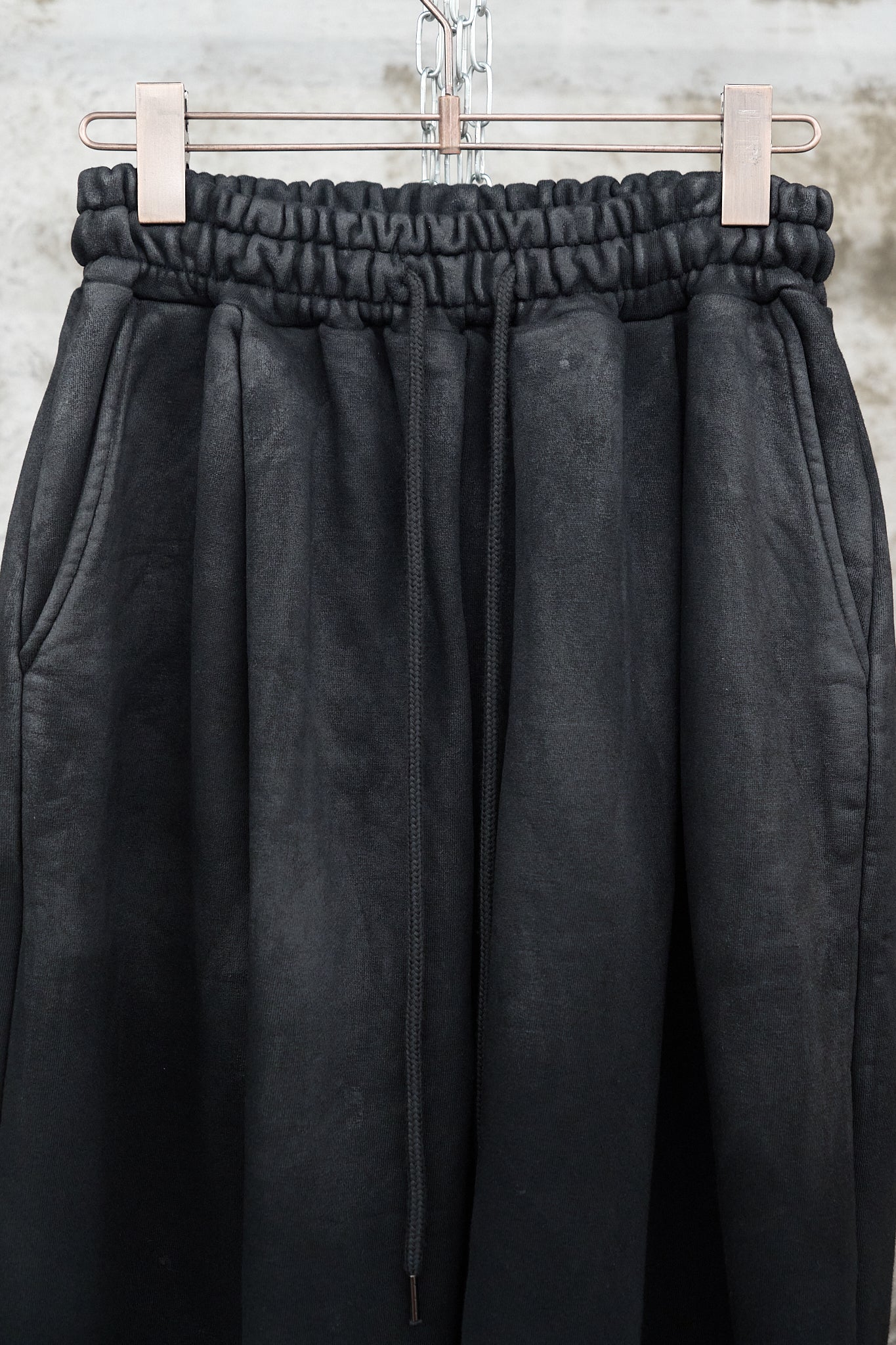 BLACK PAINTED HEAVYWEIGHT COTTON SWEATPANTS