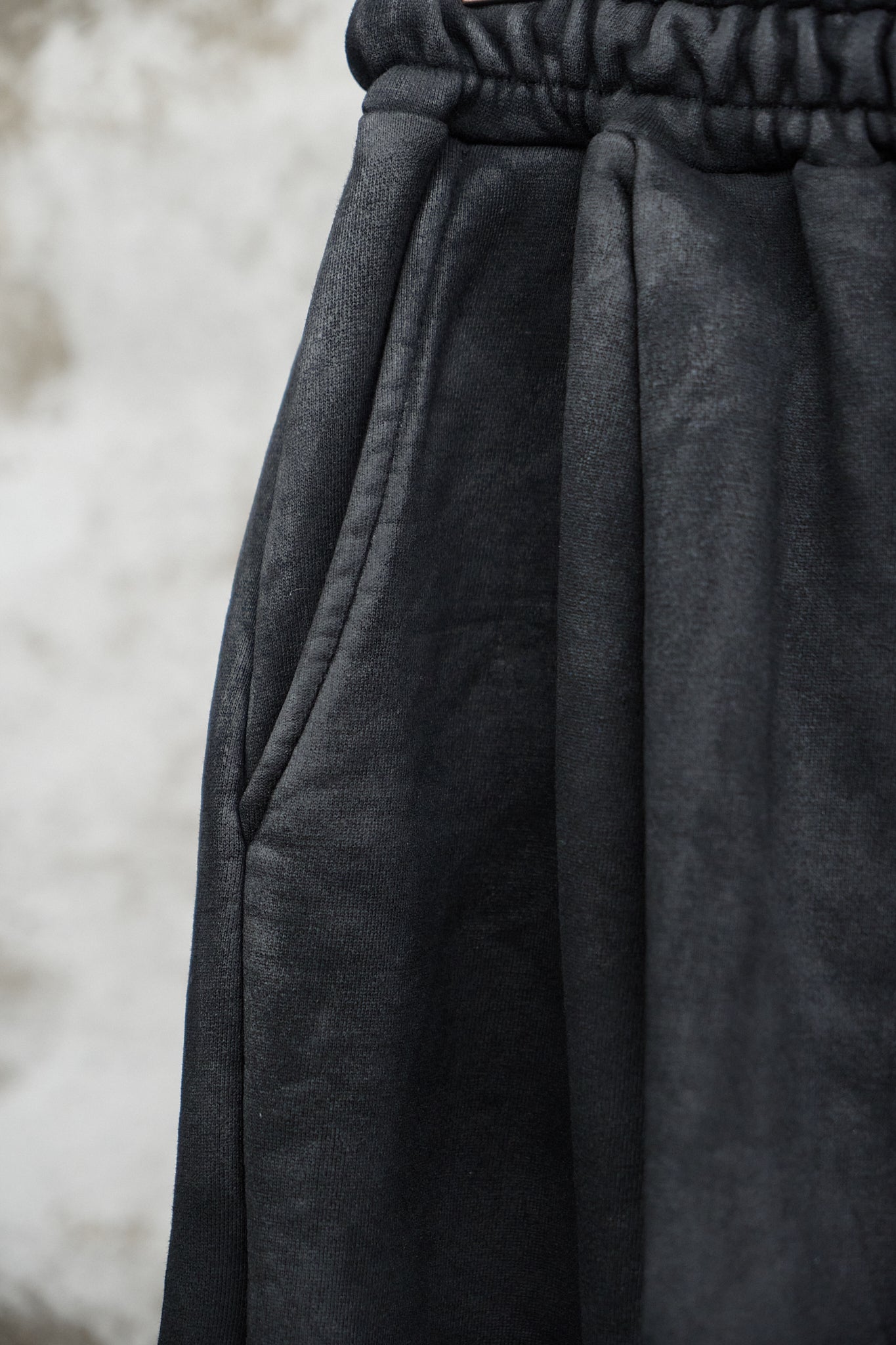 BLACK PAINTED HEAVYWEIGHT COTTON SWEATPANTS