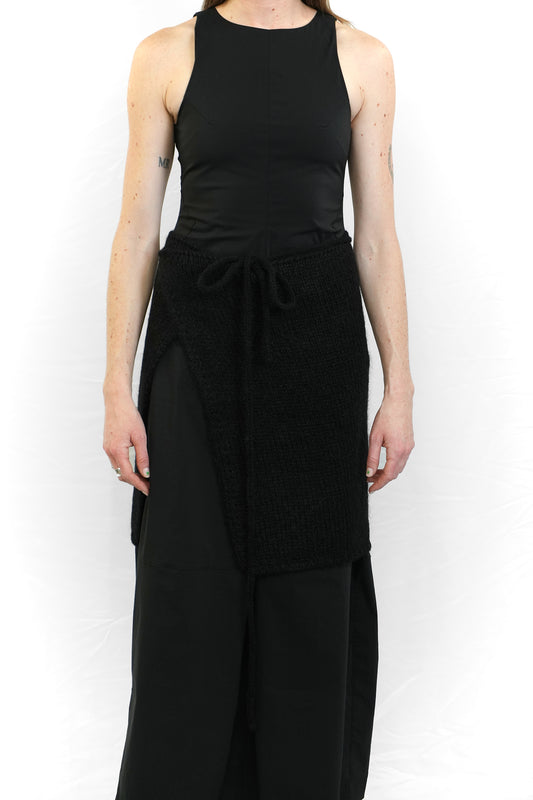 KNITTED SQUARE SCARF WITH TIE DETAIL