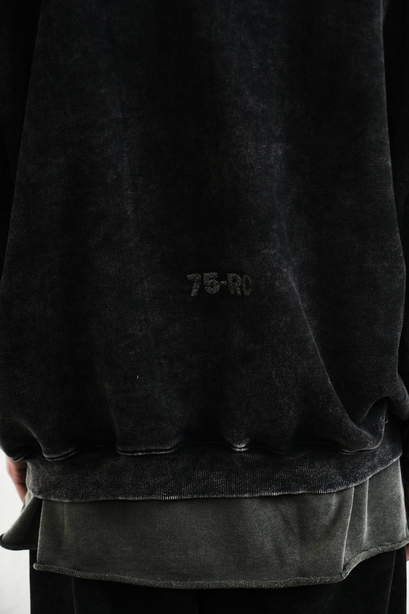 WASHED ZIP-UP HOODED SWEATSHIRT