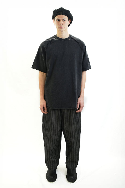 GARMENT-DYED DISTRESSED RAGLAN T-SHIRT BLACK