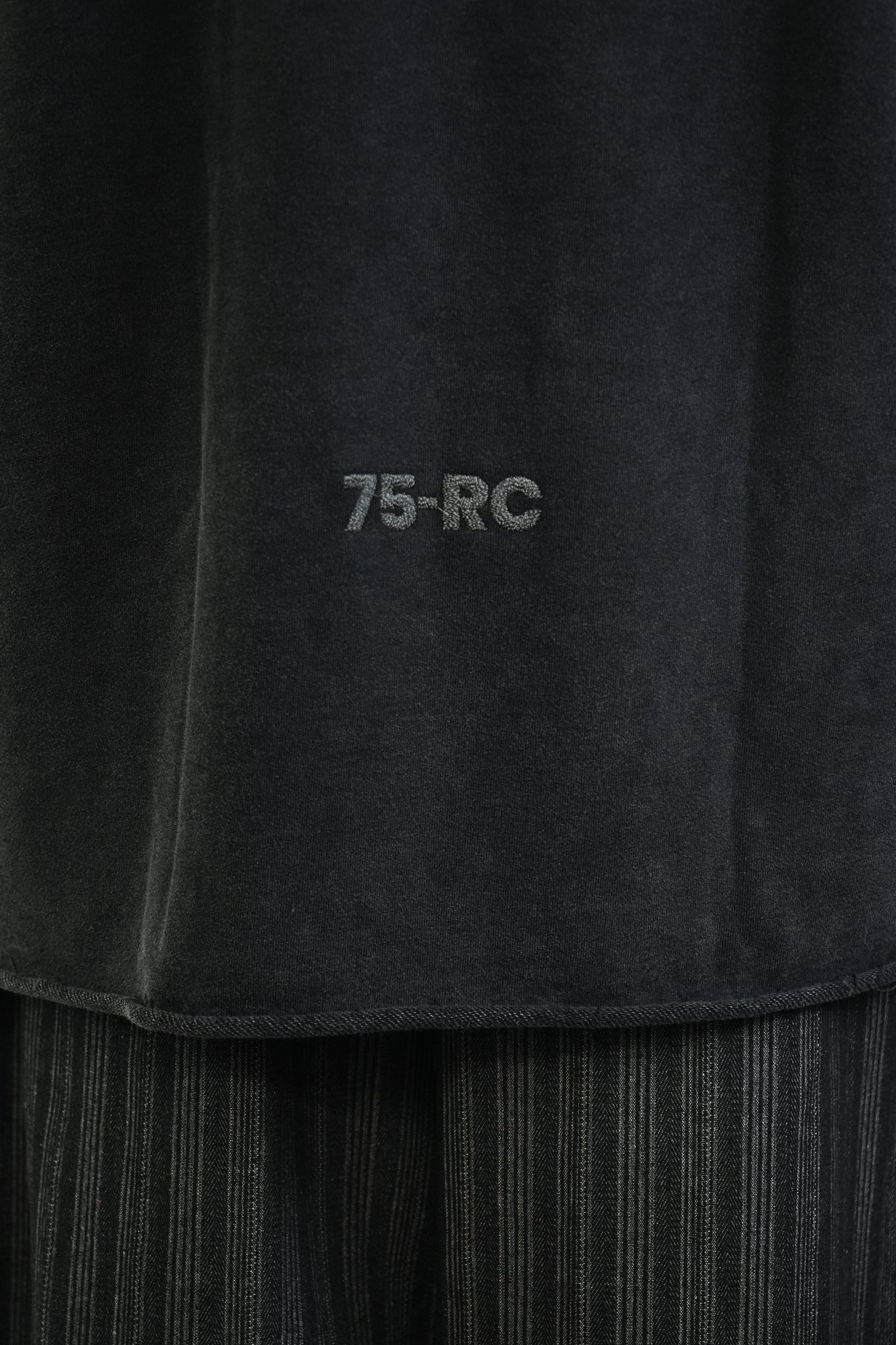 GARMENT-DYED DISTRESSED RAGLAN T-SHIRT BLACK