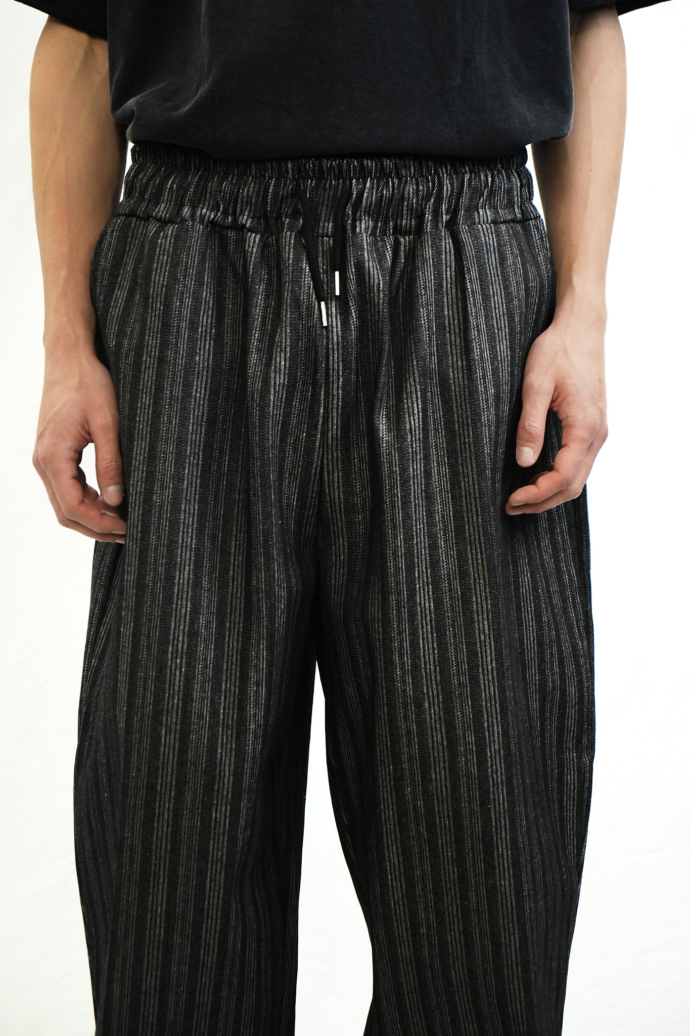STRIPED TEXTURE DRAWSTRING PANTS
