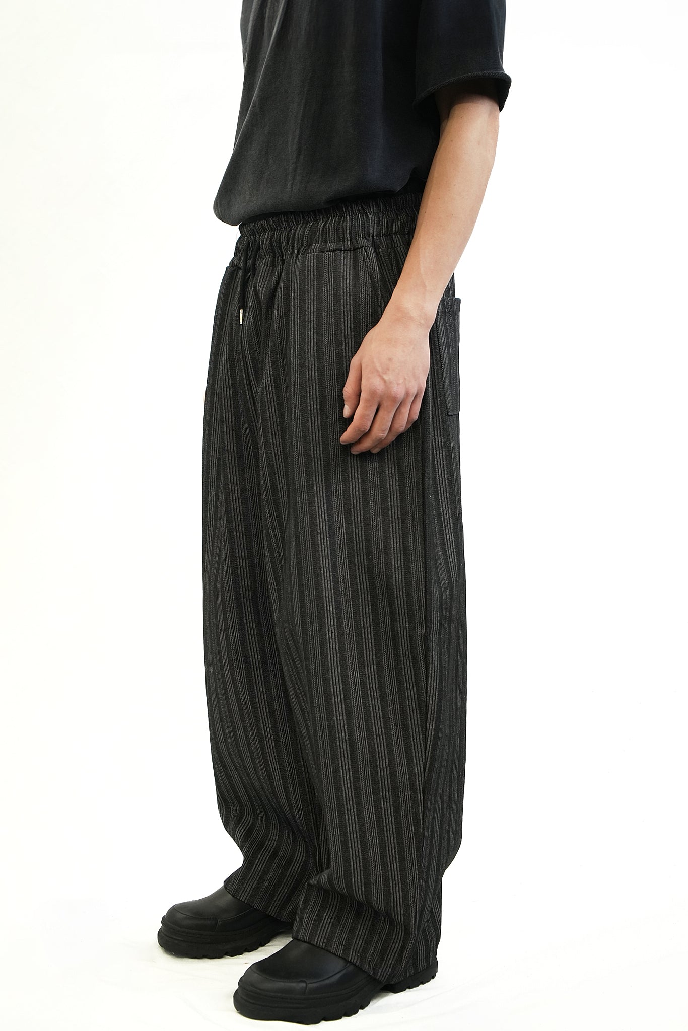 STRIPED TEXTURE DRAWSTRING PANTS