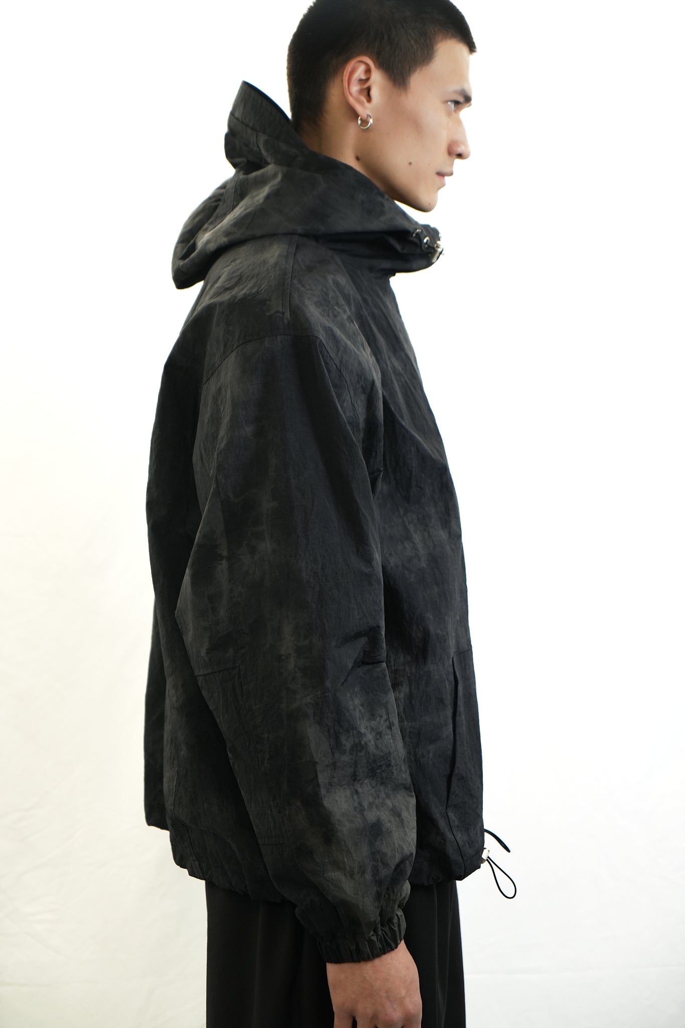 CHARCOAL HAND-DYED HOODED JACKET