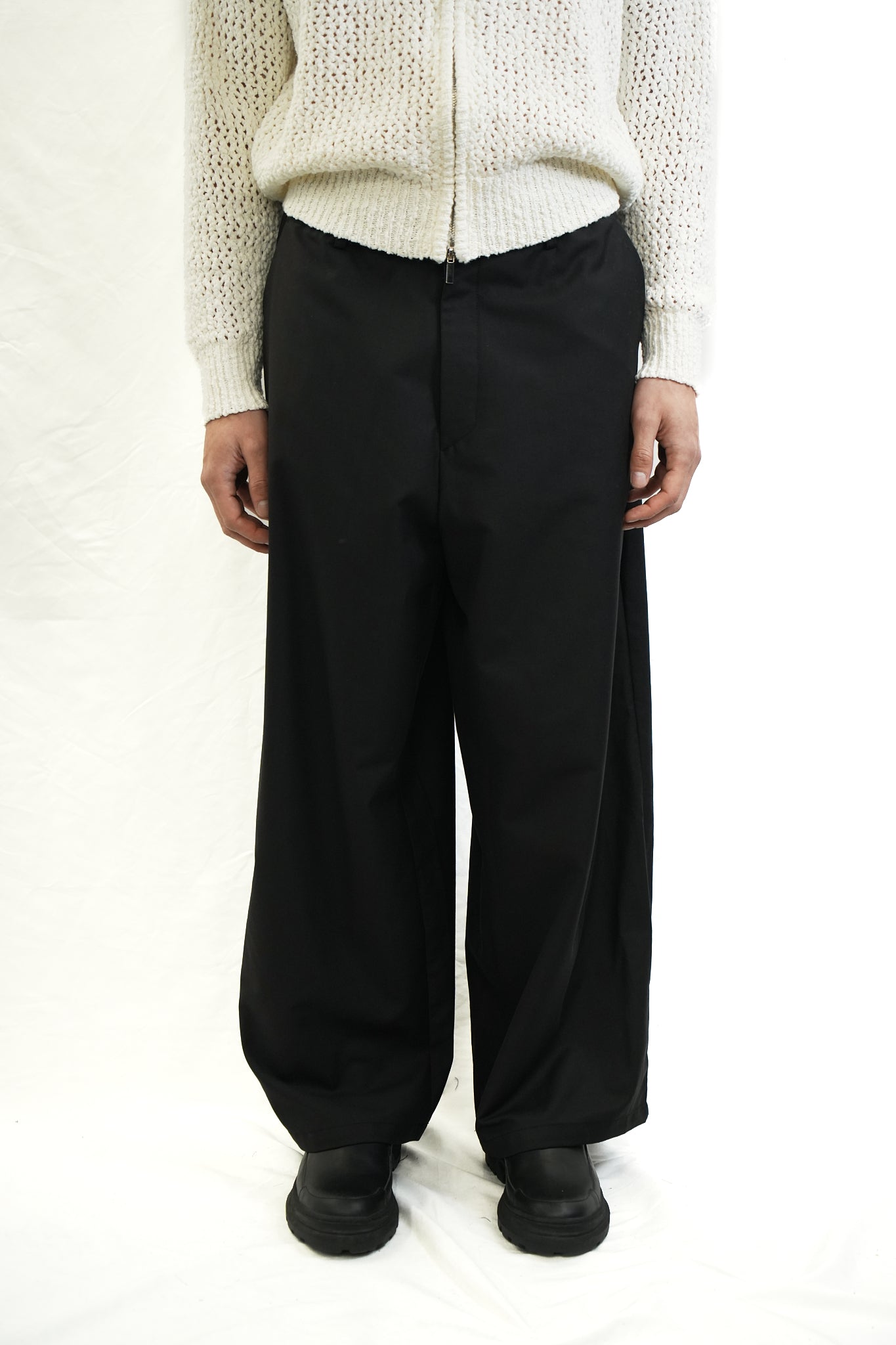 WIDE-LEG TAILORED TROUSERS