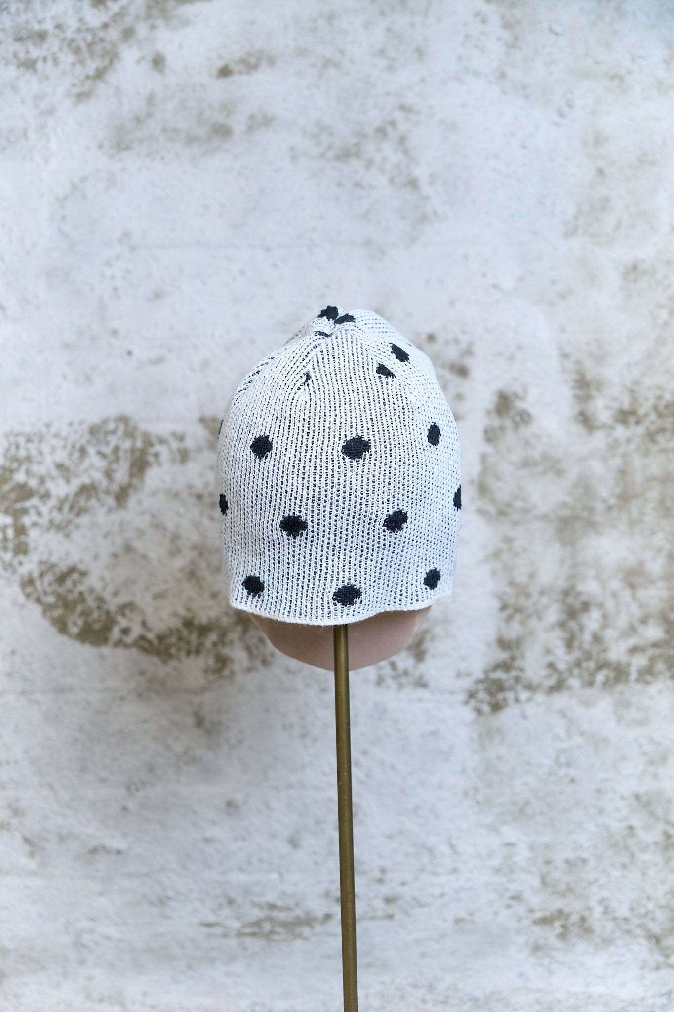 BLACK POLKA DOT KNIT BEANIE — WHITE