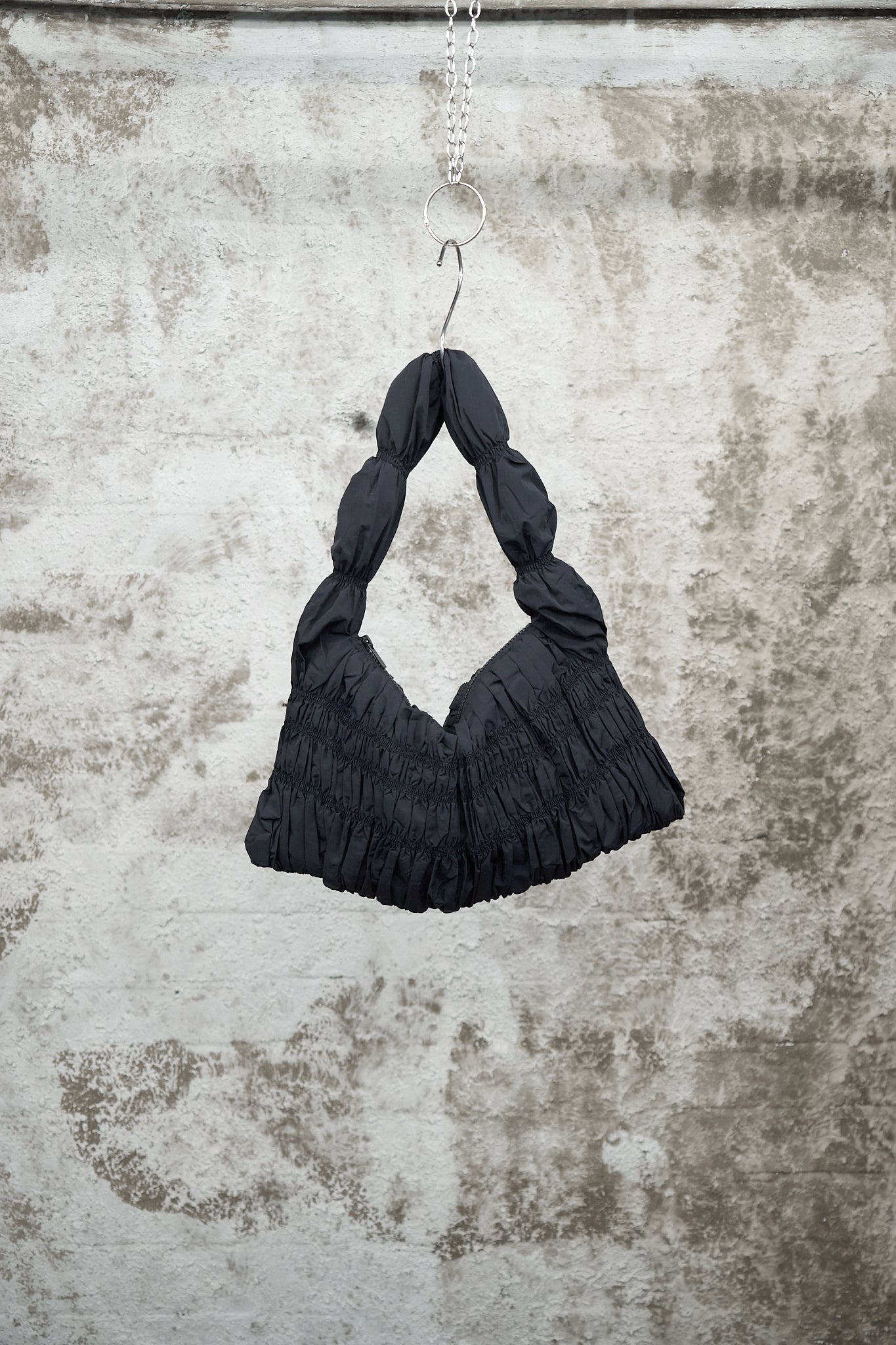 BLACK RUCHED SHOULDER BAG