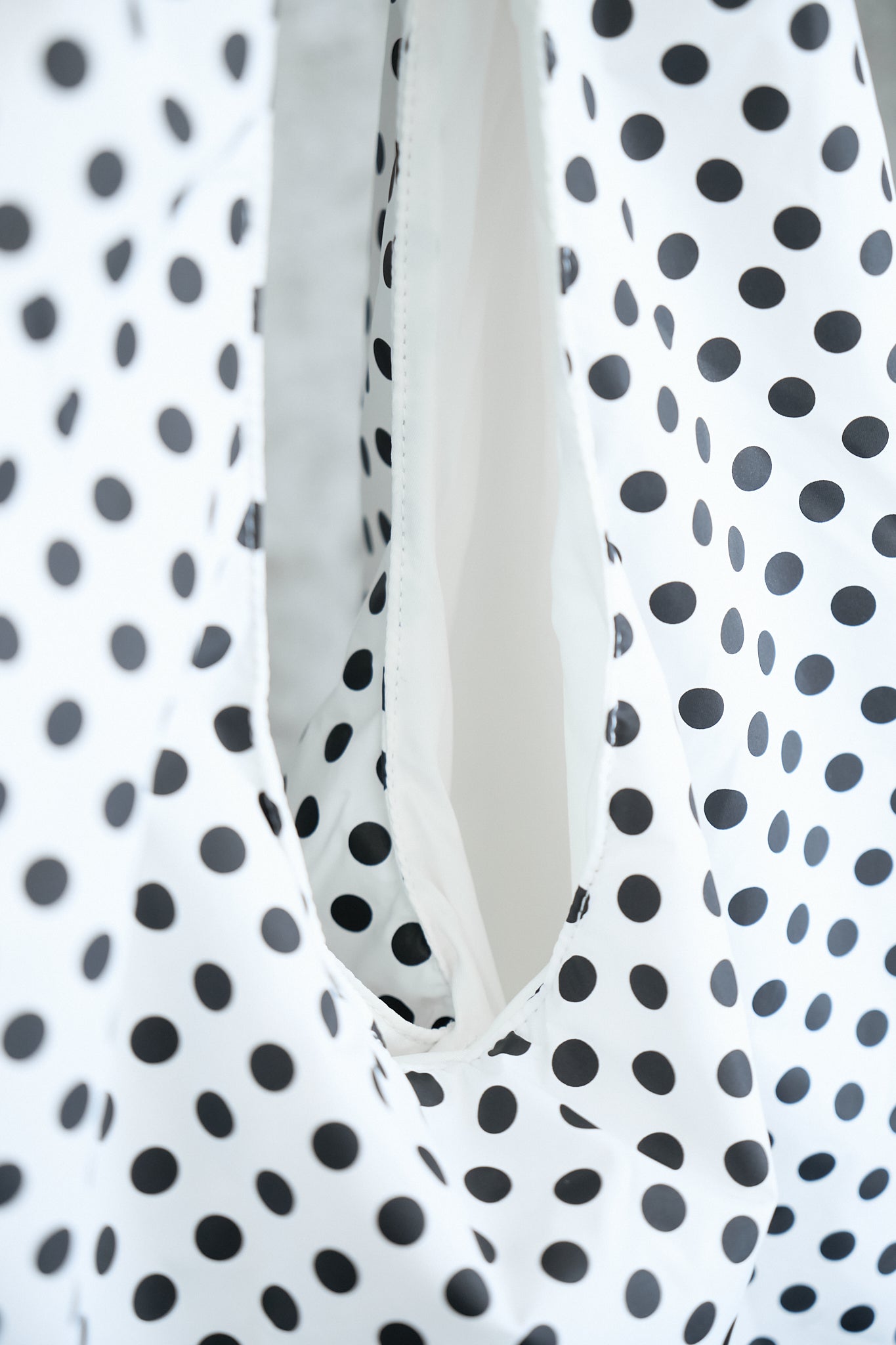 WHITE POLKA DOT TOTE BAG