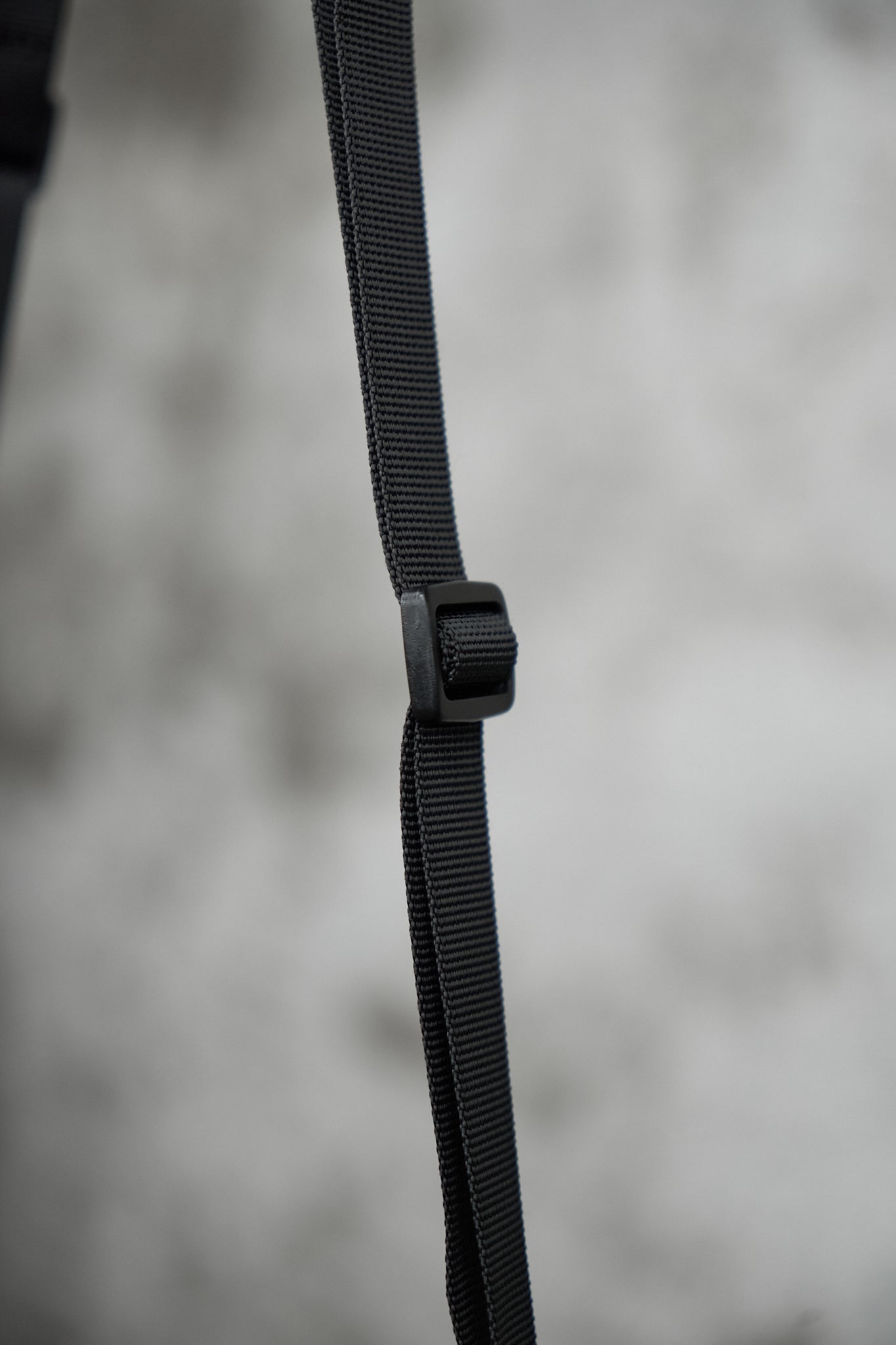 BLACK PADDED CROSSBODY BAG