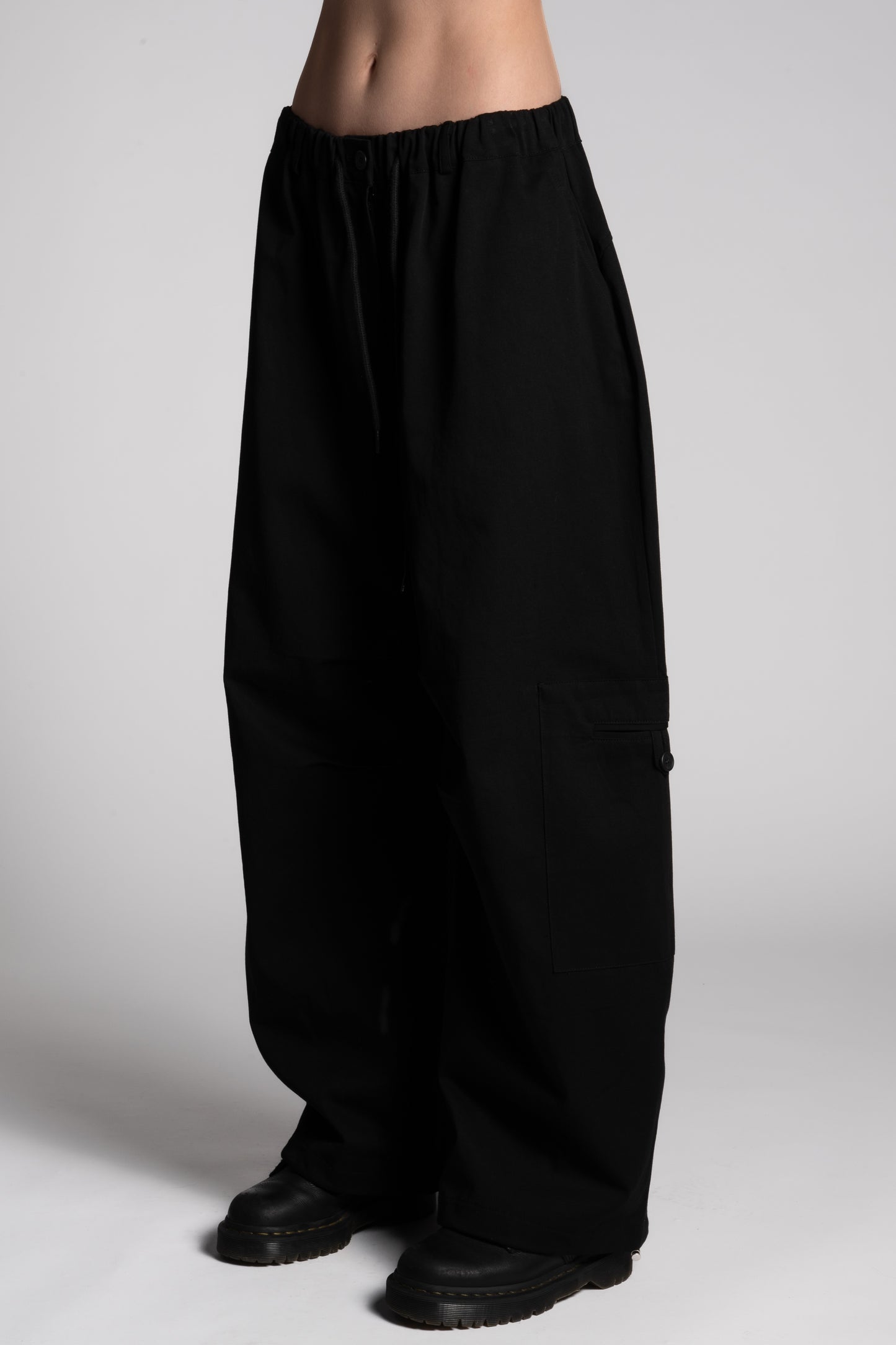 BLACK WIDE PANTS