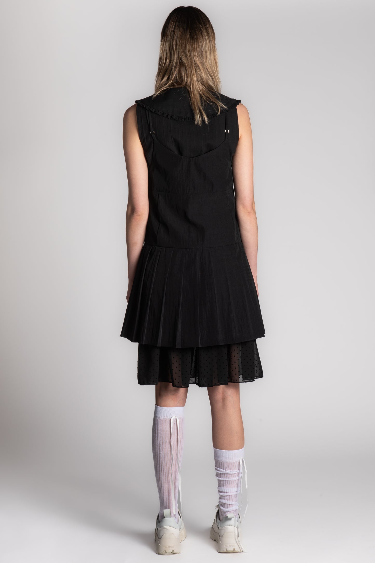 BLACK SLEEVELESS DRESS