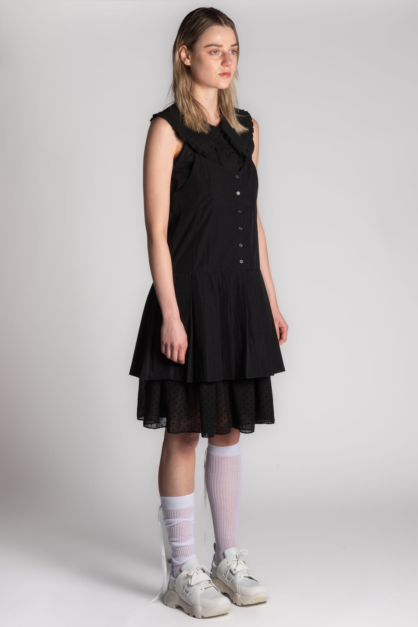 BLACK SLEEVELESS DRESS