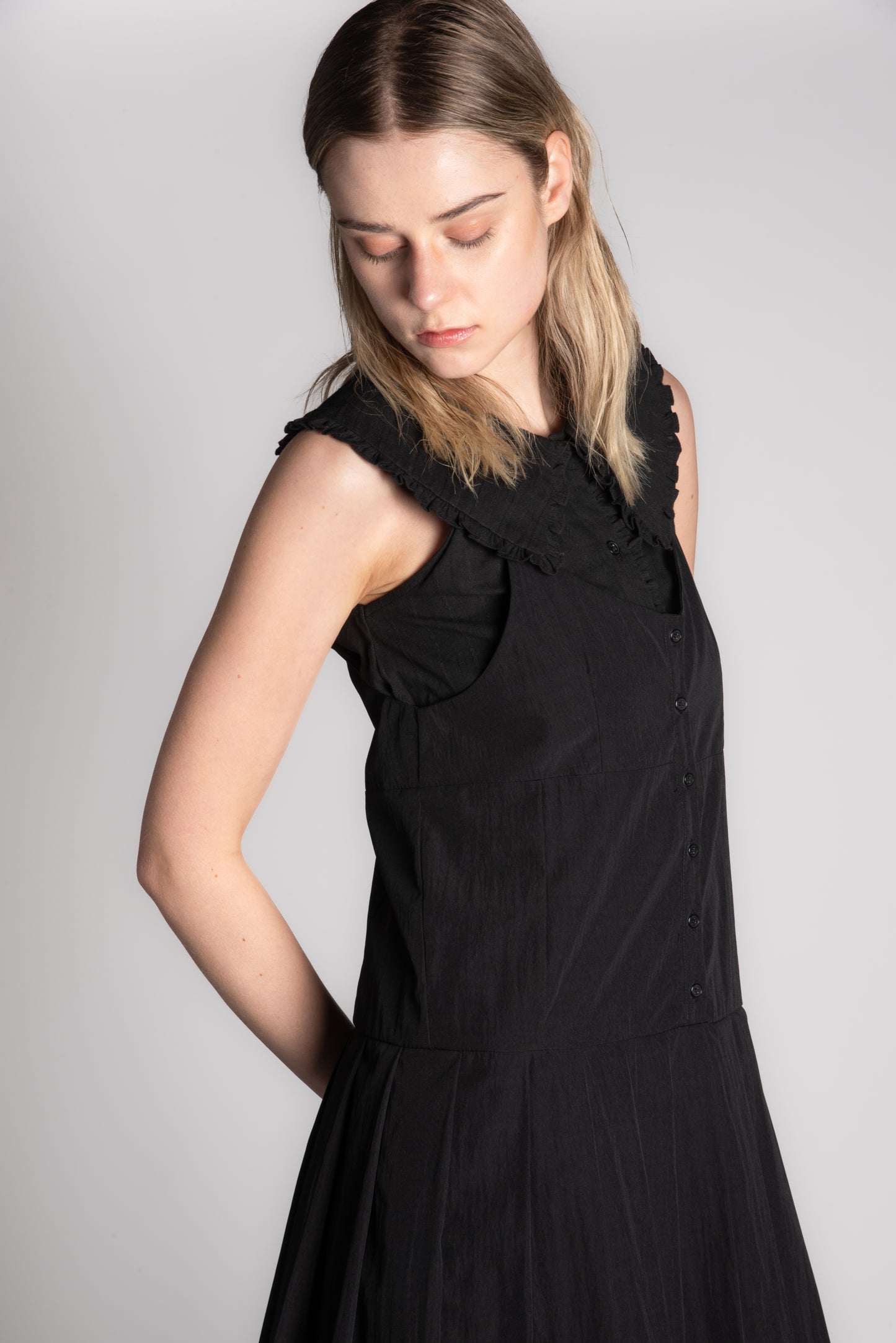 BLACK SLEEVELESS DRESS