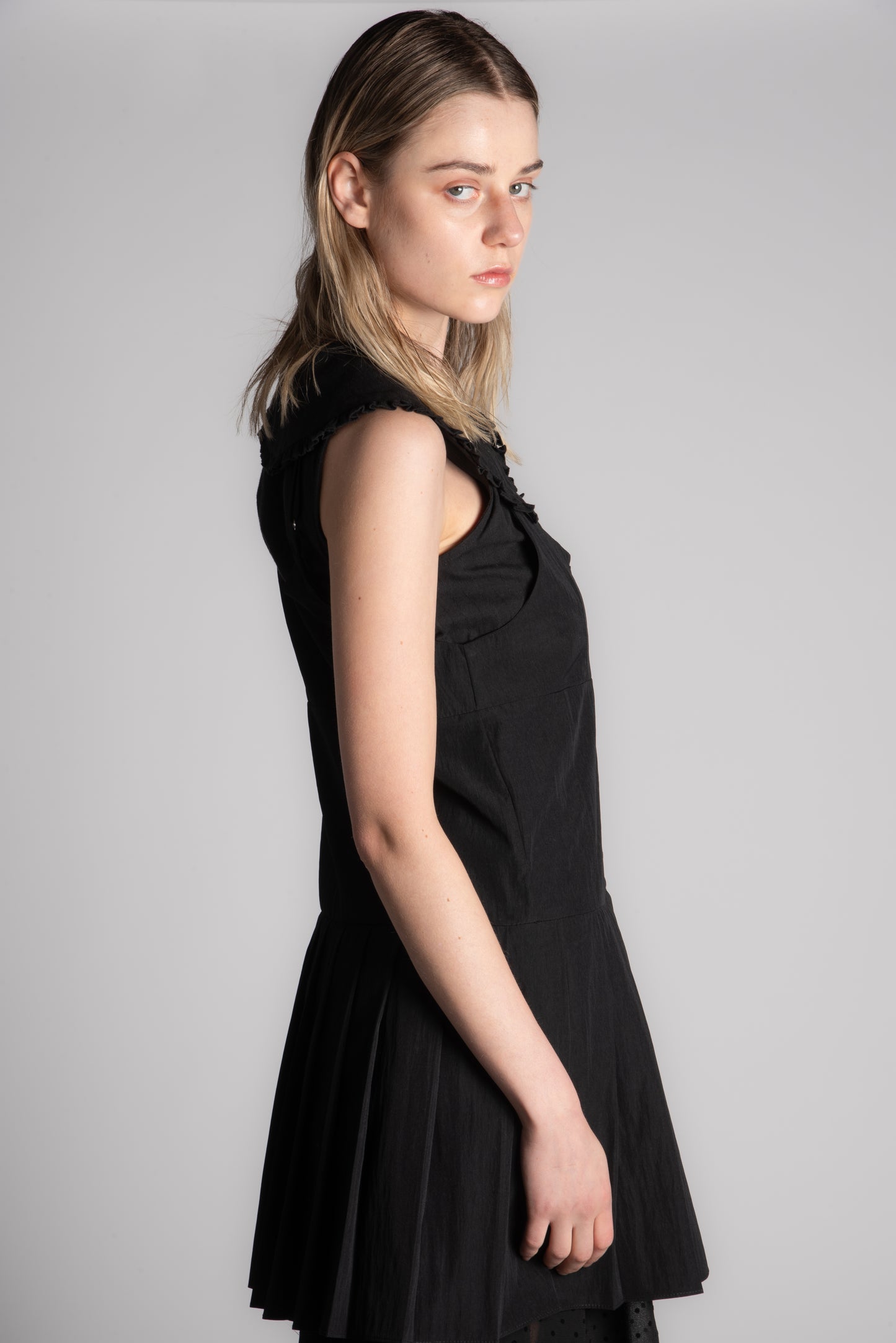 BLACK SLEEVELESS DRESS
