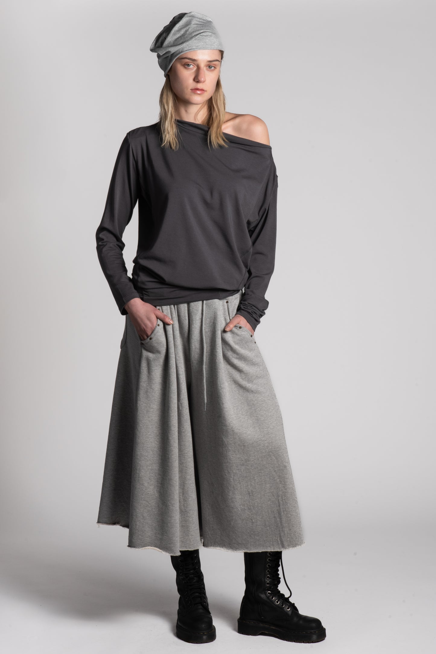 ONE SHOULDER GREY TOP