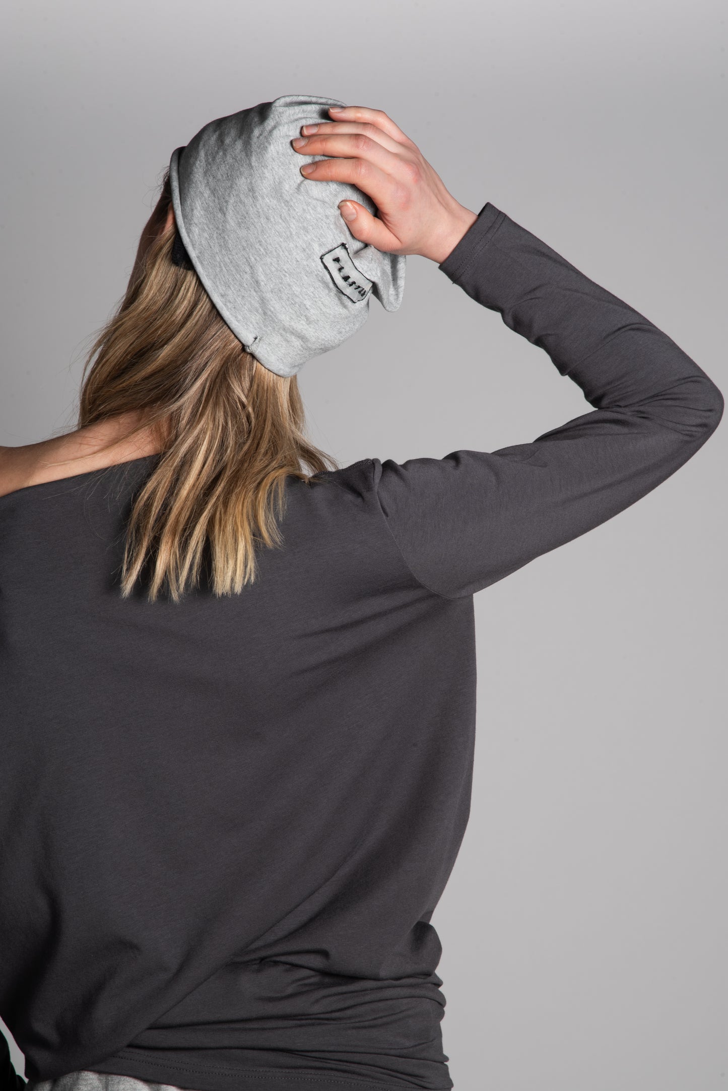 GREY MESH BEANIE