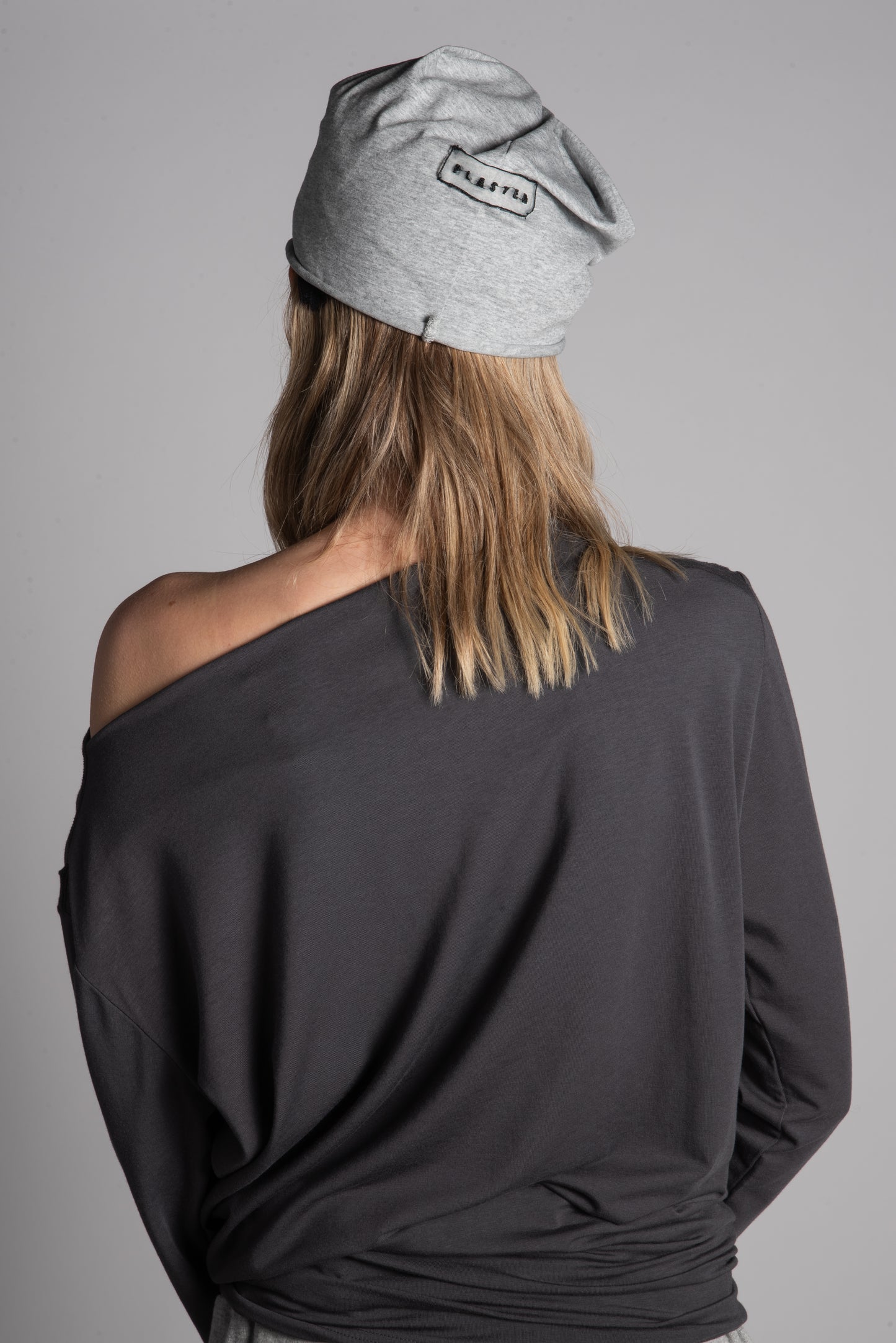 GREY MESH BEANIE