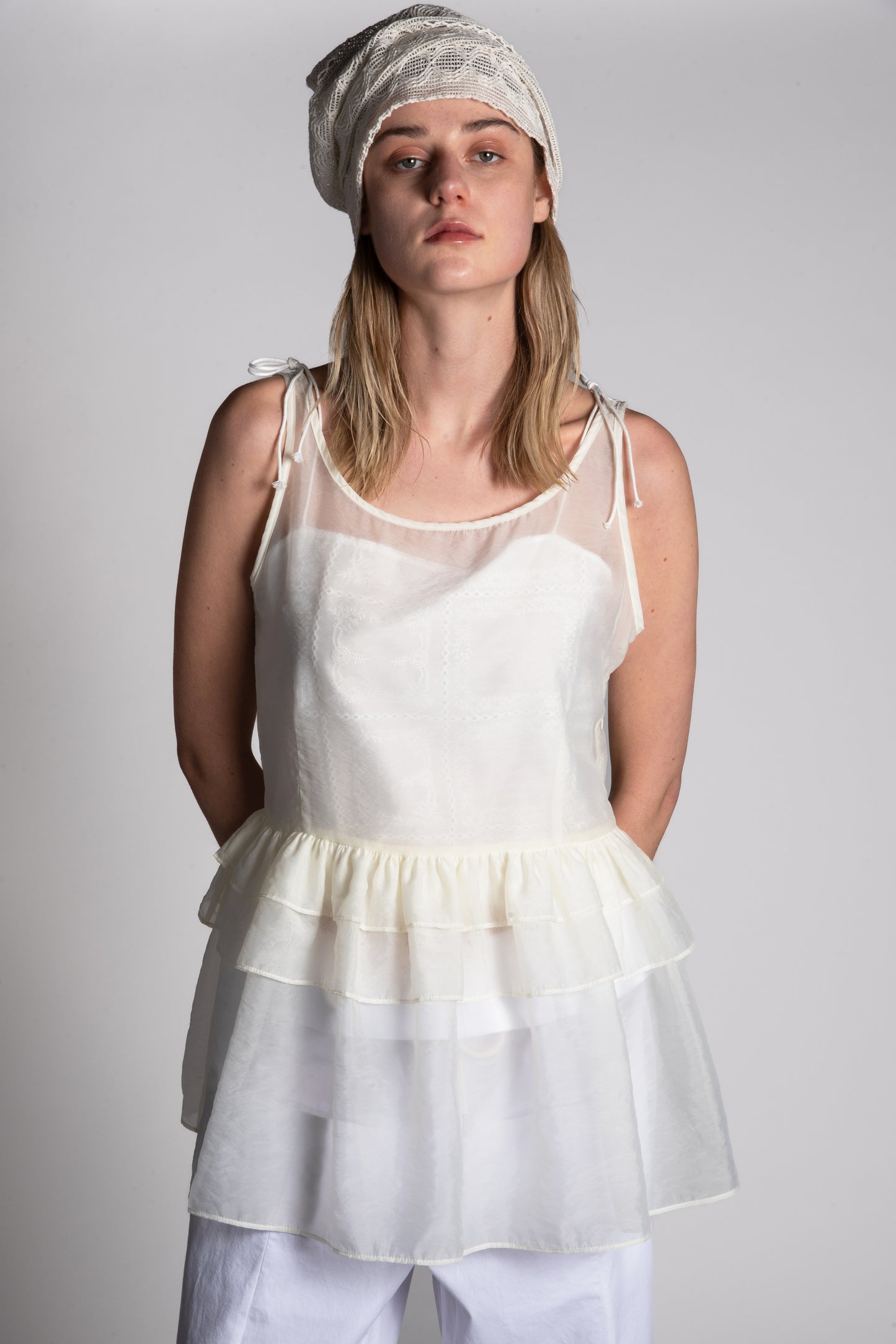 WHITE EMBROIDERY CAMI TOP