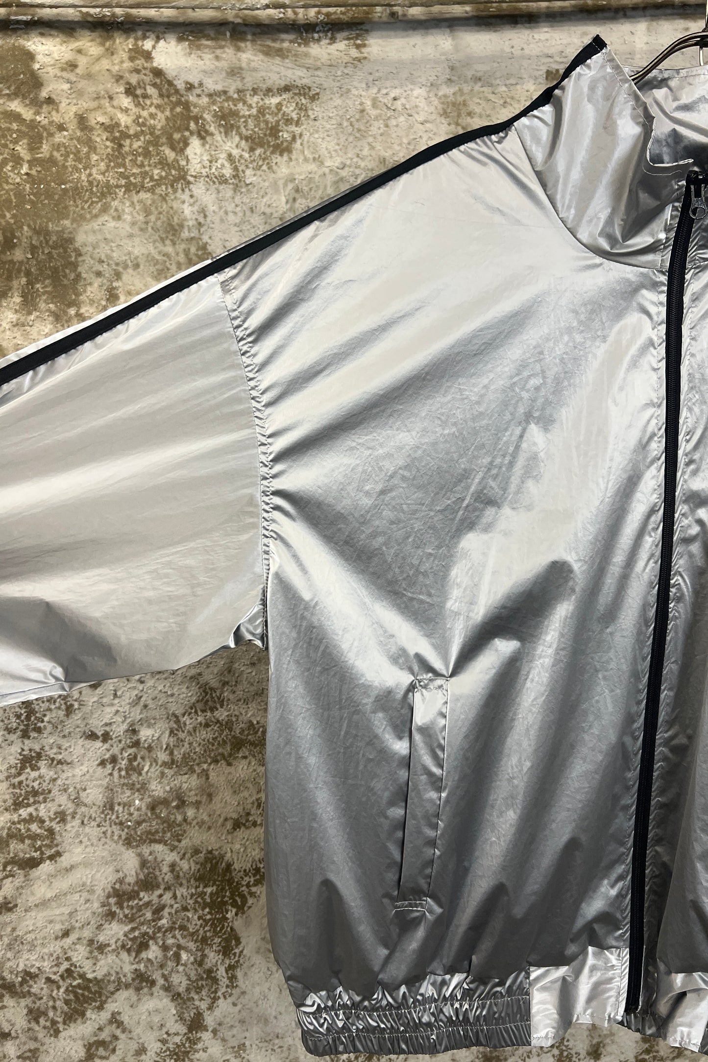GLOSS TRACK JACKET SILVER