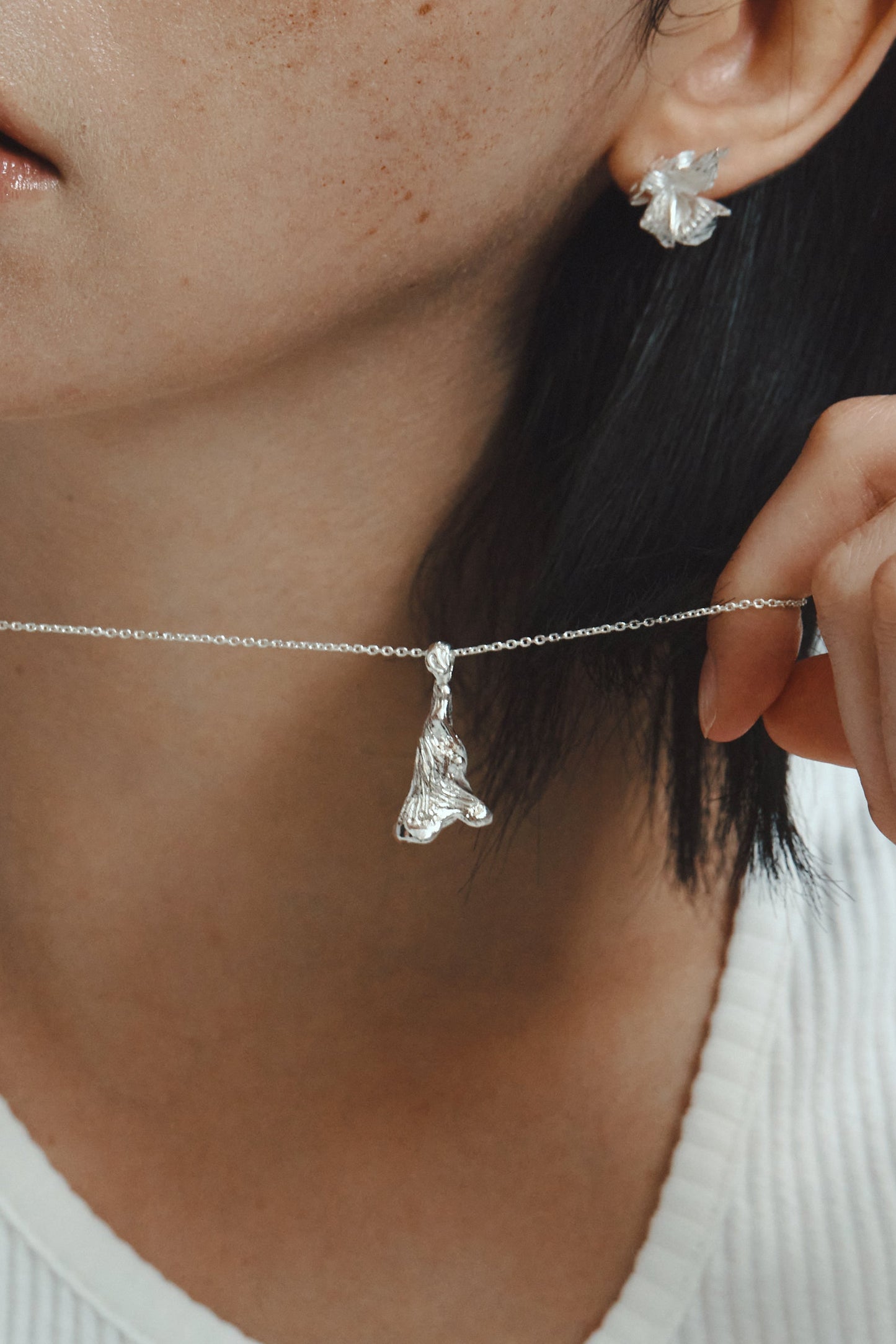 OCEAN FLOWER NECKLACE