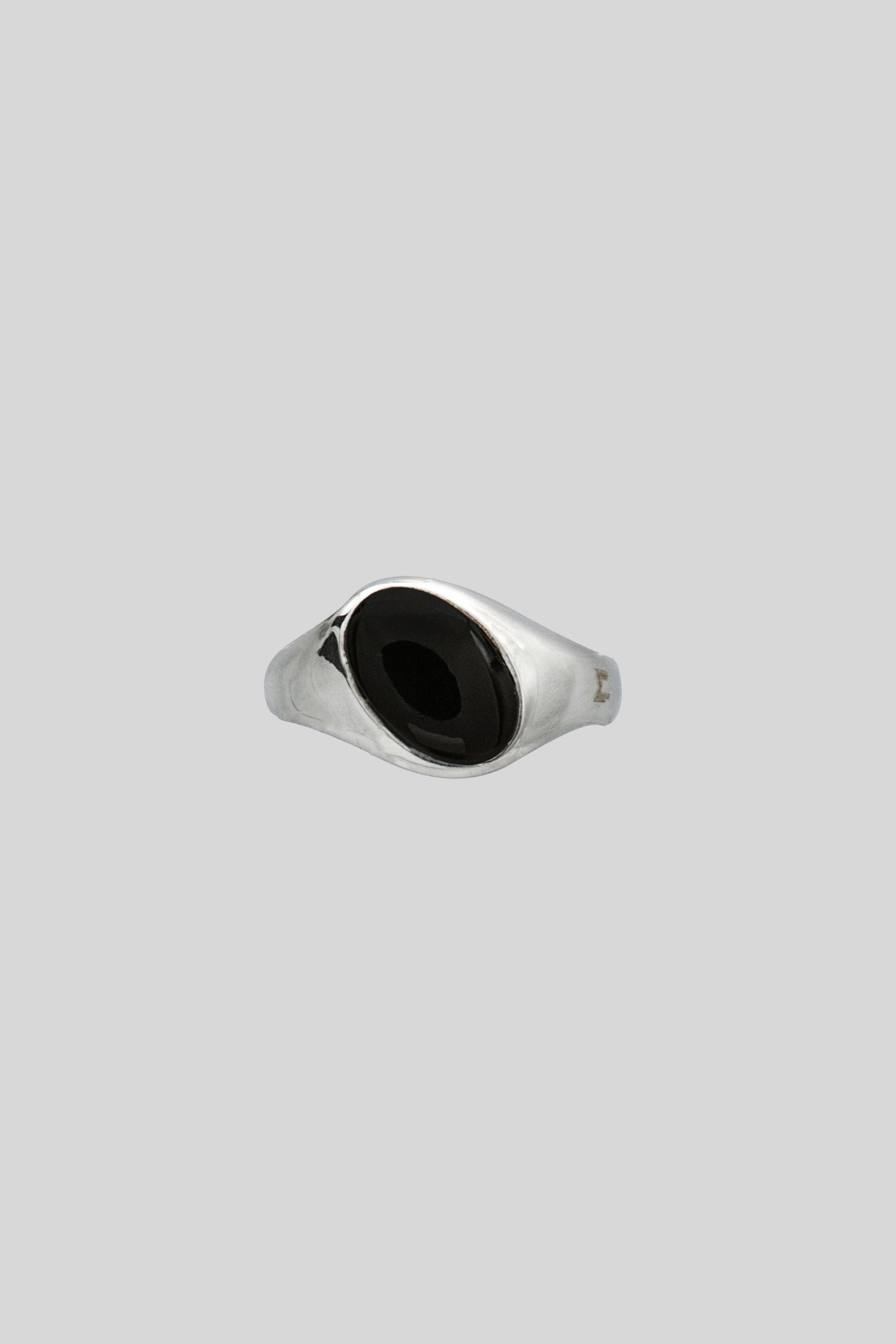 TWISTED SIGNET 101- BLACK ONYX