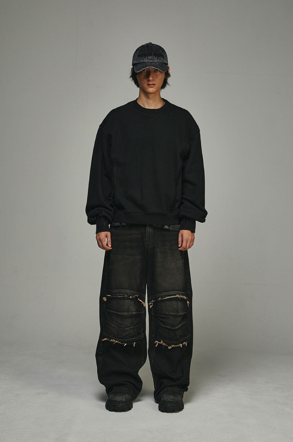 BLR OVER FIT RAW CUT LINE SWEATSHIRTS BLACK