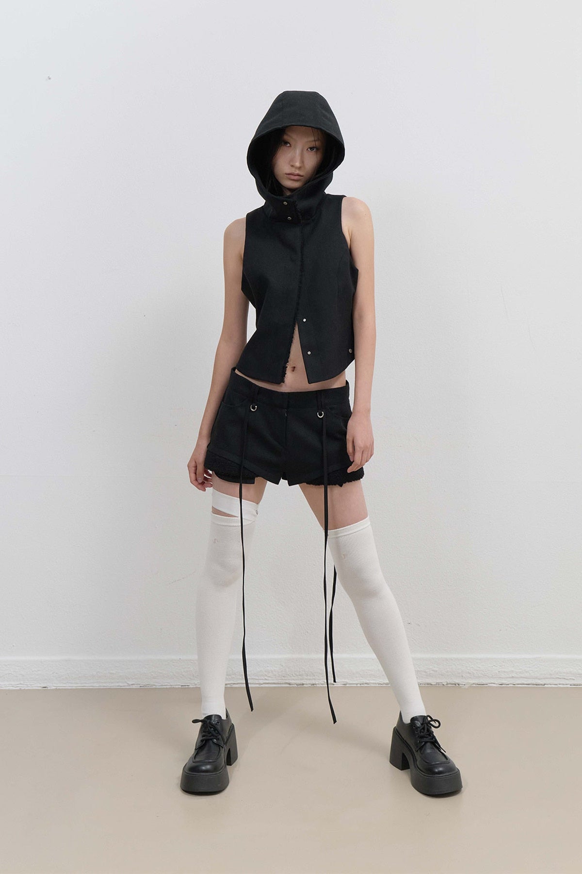 MICRO WOOL SHORTS - BLACK