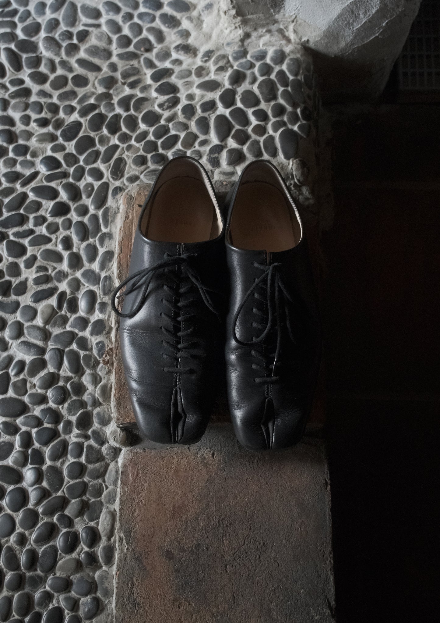 RONIN BLACK LACE UP LEATHER FLATS