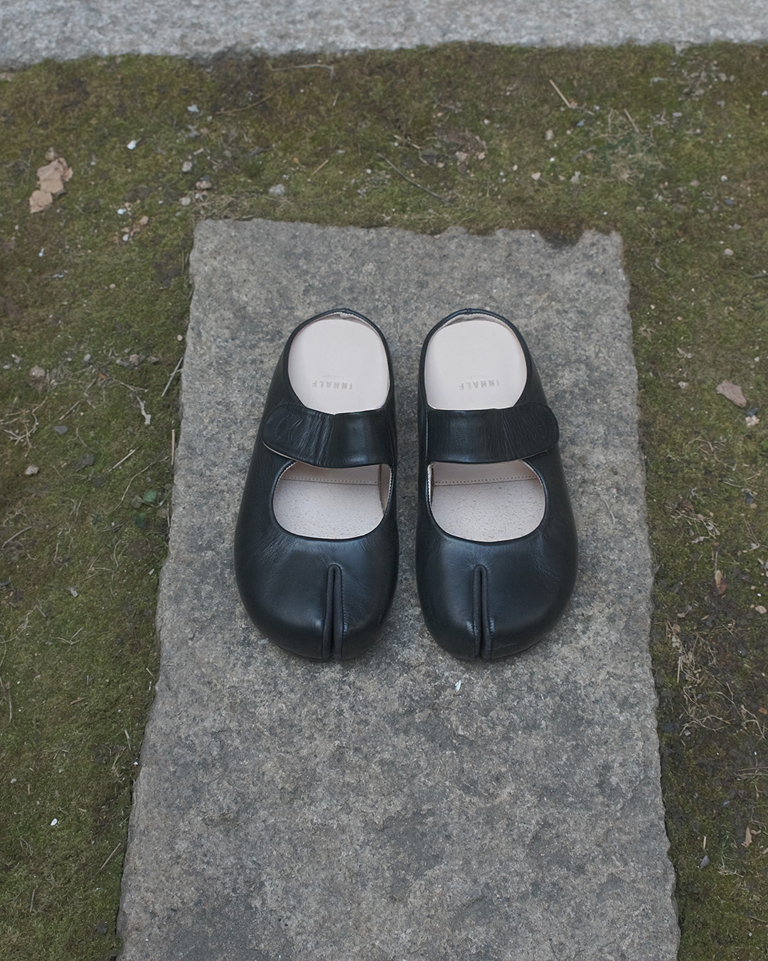 HARUI BLACK MARY JANE TABI FLATS