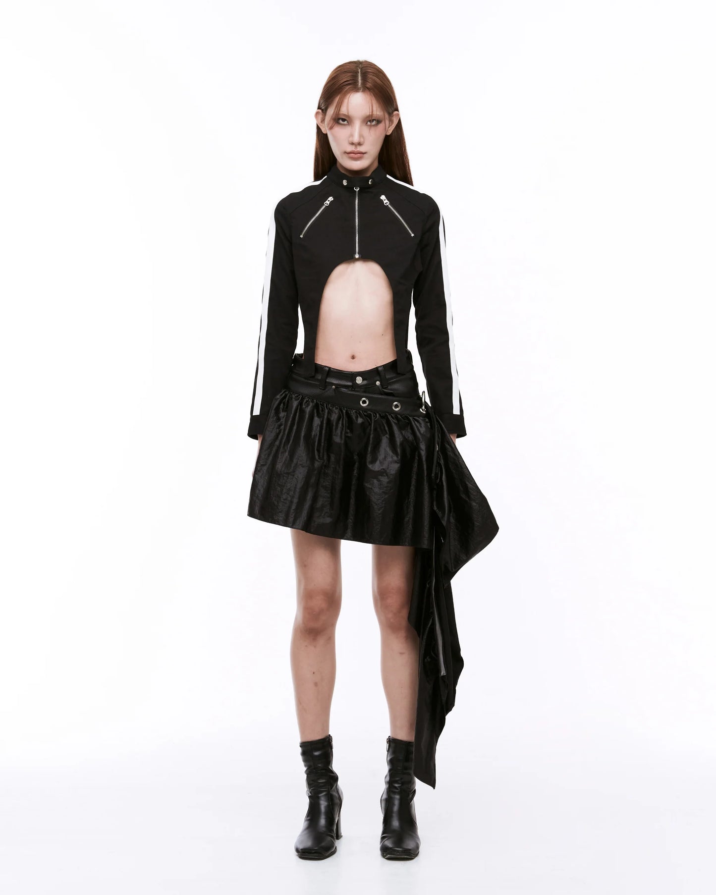 ARTSDEBASE ARTIFICIAL LEATHER DRAPING SHORT PANTS BLACK