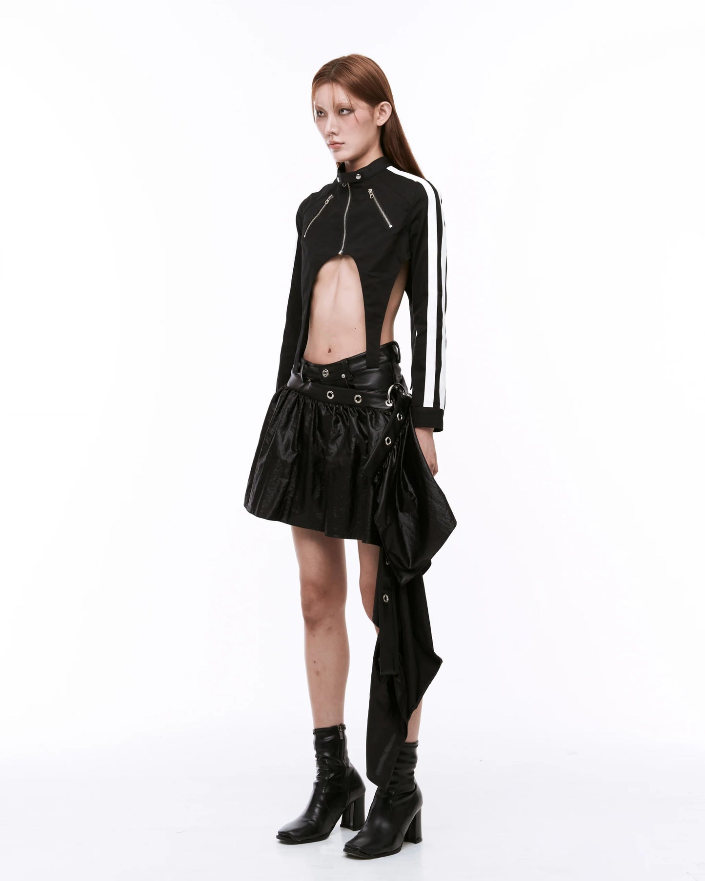 ARTSDEBASE ARTIFICIAL LEATHER DRAPING SHORT PANTS BLACK