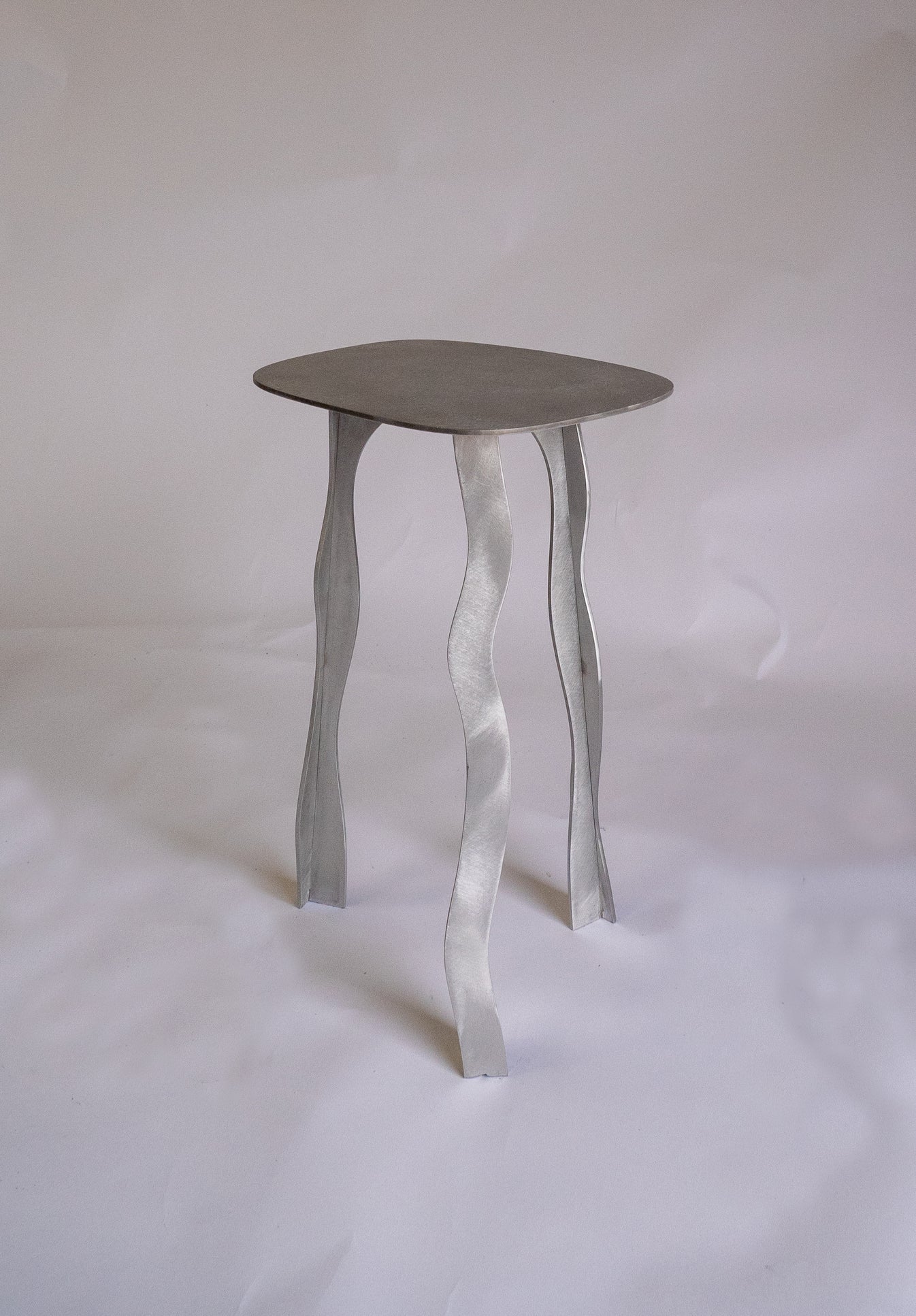 STOOL 02